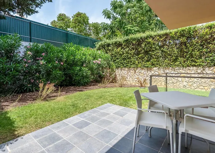 Modern House By Lovelystay Villa